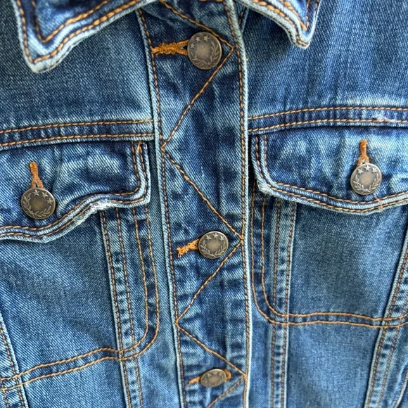 Free People Denim Jacket Medium Wash | Zig-Zag Stitch Detail | Size M 🦋 - Picture 3 of 13